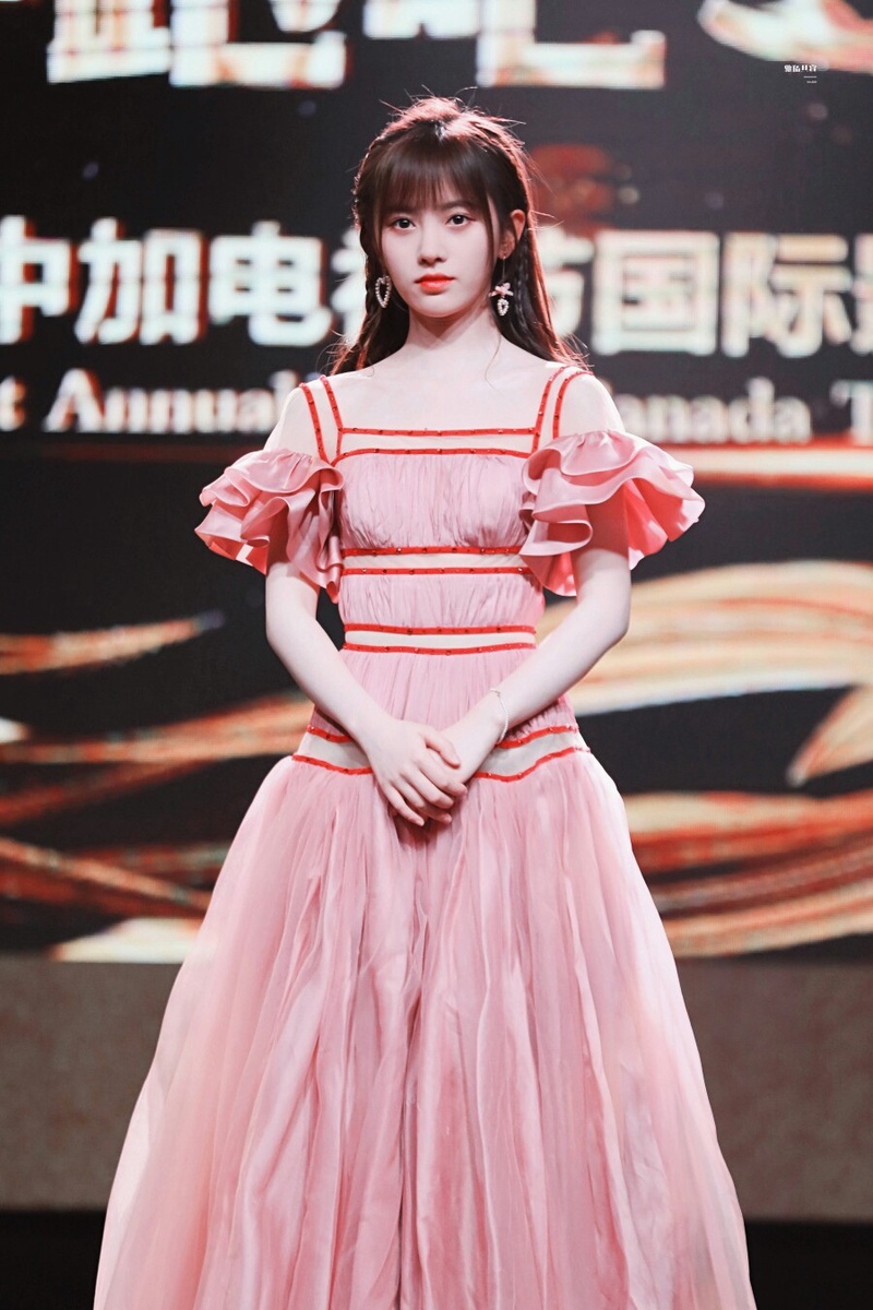 鞠婧祎